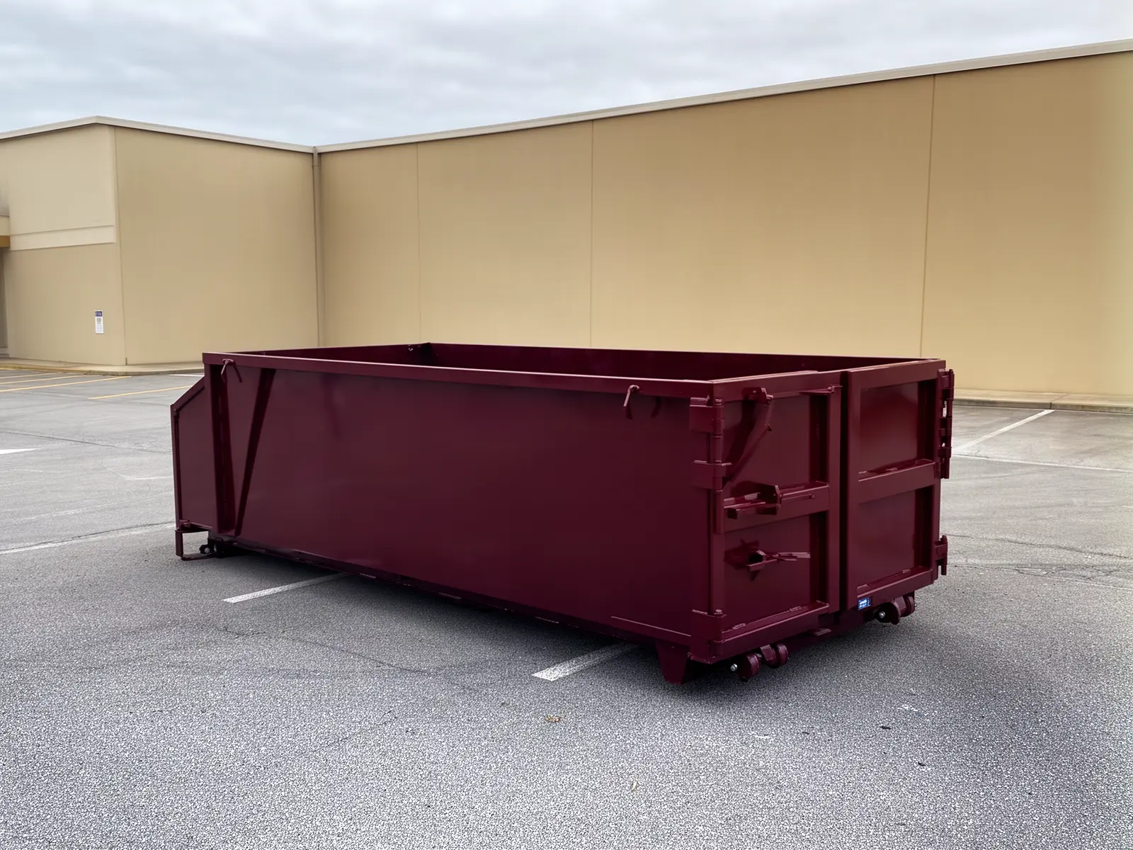 Roll-off dumpster from Penn's Milwaukee Dumpster Rental LLC in Milwaukee, WI